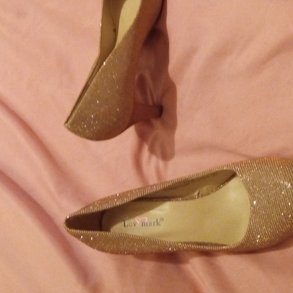 Lov mark high heel shoe. Gold glitter - Picture 1 of 5